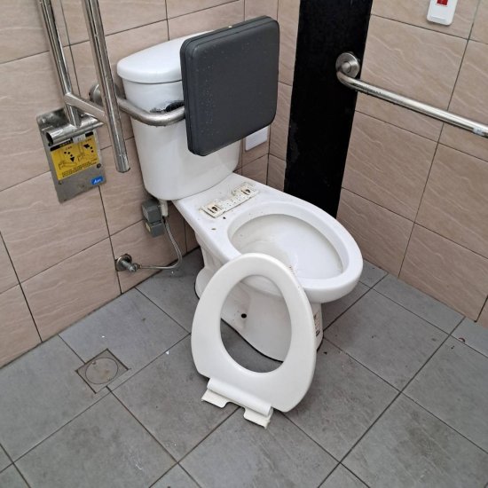 科學樓一樓身障廁所