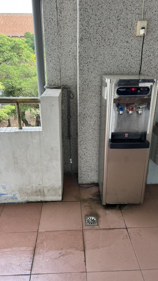 飲水機漏水