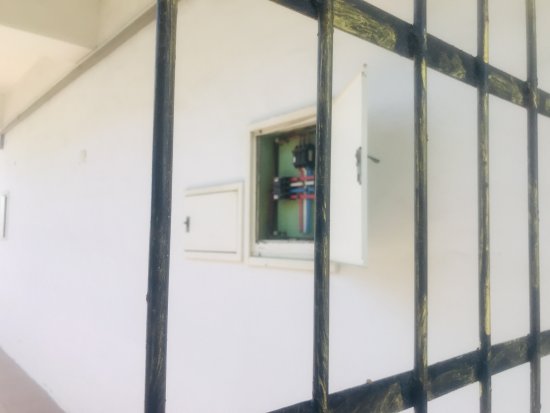 力行樓四樓電匣關閉不正常