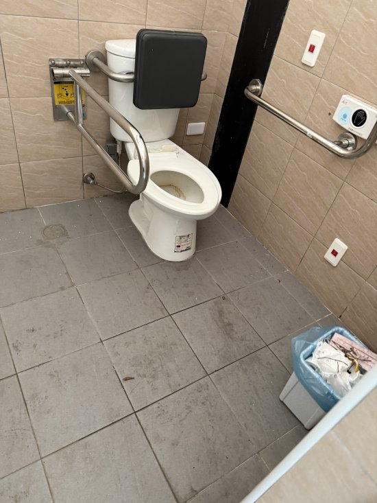 身障廁所故障