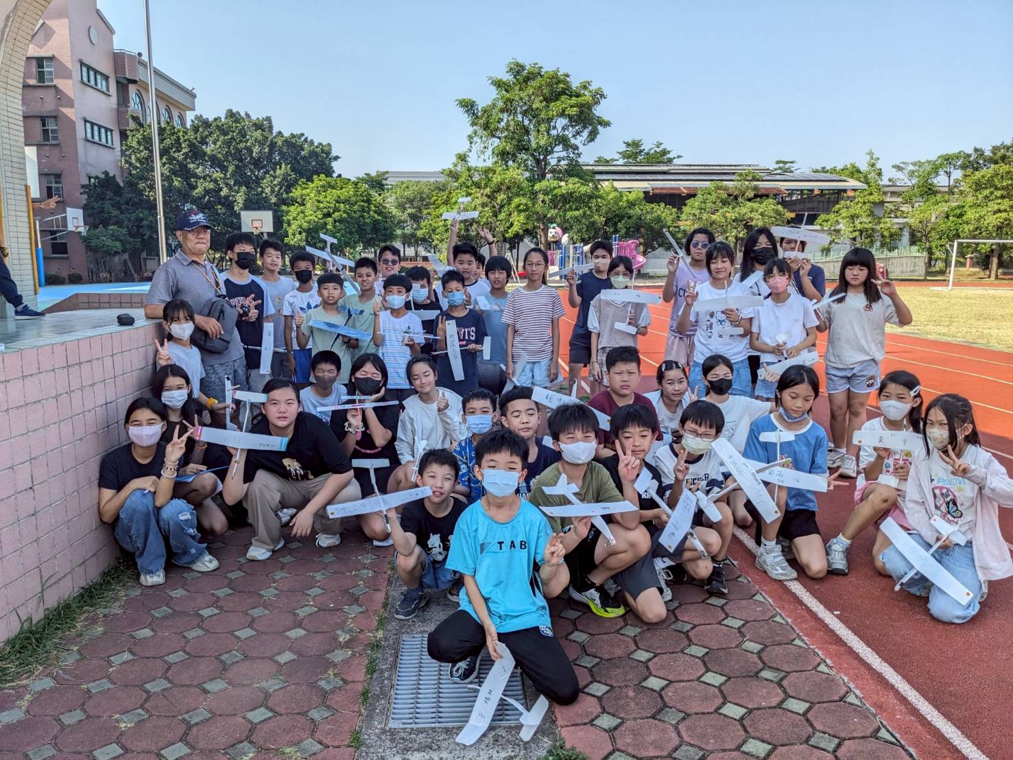 「新泰國小115年校內第二屆五年級手擲機競賽成績」封面