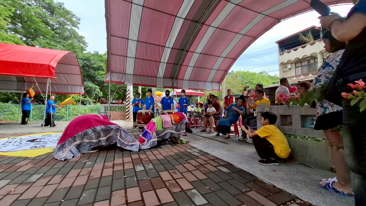 LINE_ALBUM_20250510太康社區小農市集表演_250510_1.jpg