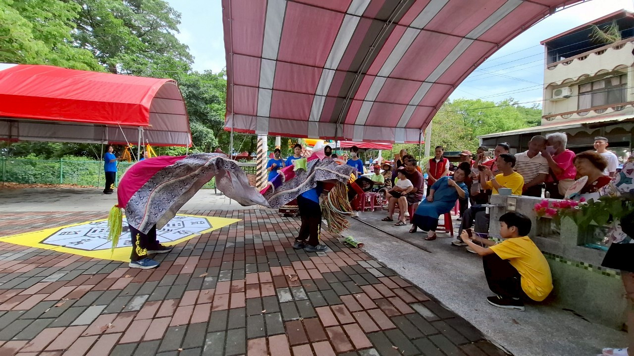 LINE_ALBUM_20250510太康社區小農市集表演_250510_2.jpg