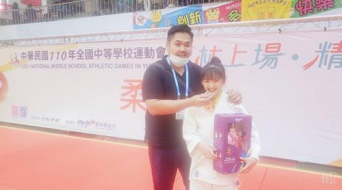 柔道國女組第三級韓貞瑜銅牌.jpg