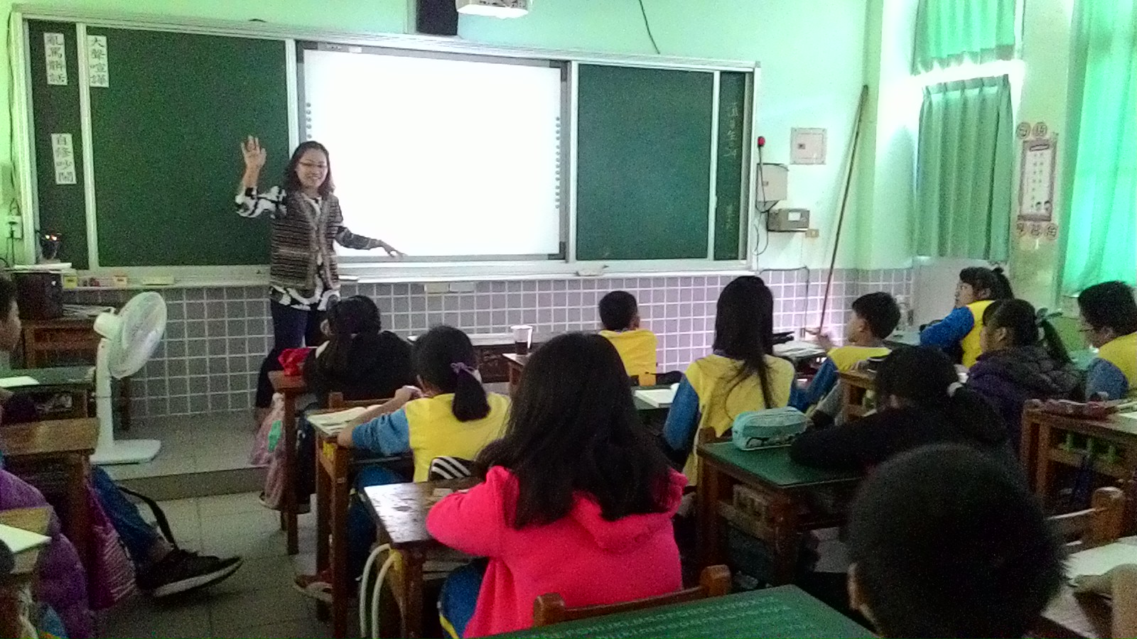 https://schoolweb2.tn.edu.tw/~yjes_mothertongue/uploads/tadgallery/2016_12_19/84_30_P_20161219_114051_LL.jpg 