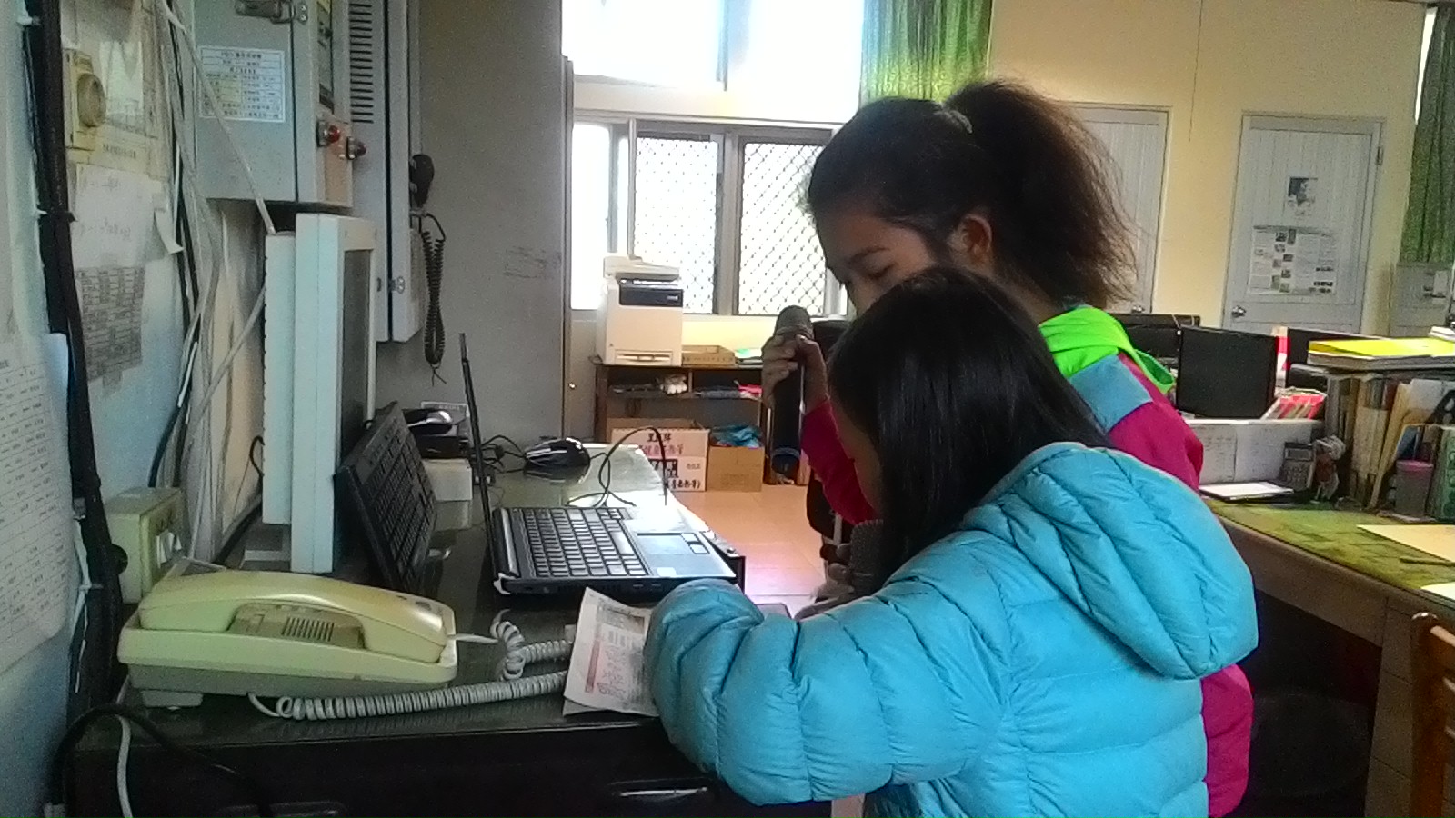 https://schoolweb2.tn.edu.tw/~yjes_mothertongue/uploads/tadgallery/2017_03_07/97_44_P_20170307_120721_LL.jpg 